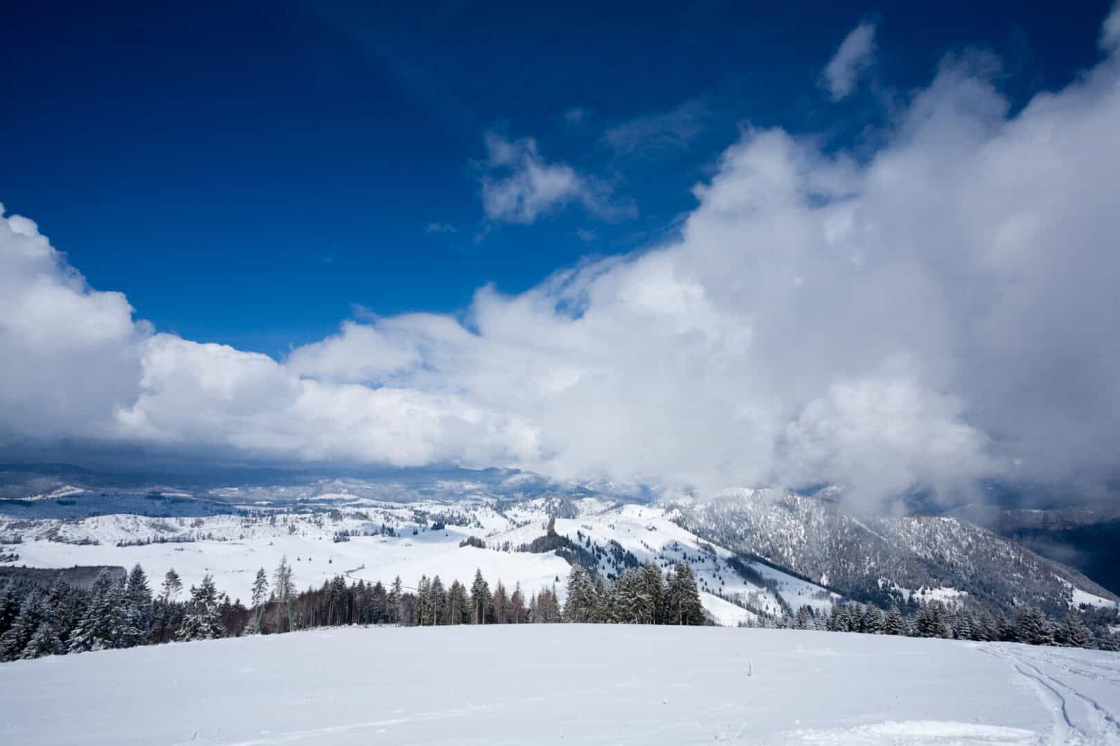Altopiano di Asiago: vacanze sulla neve tra sci di fondo e ciaspolate