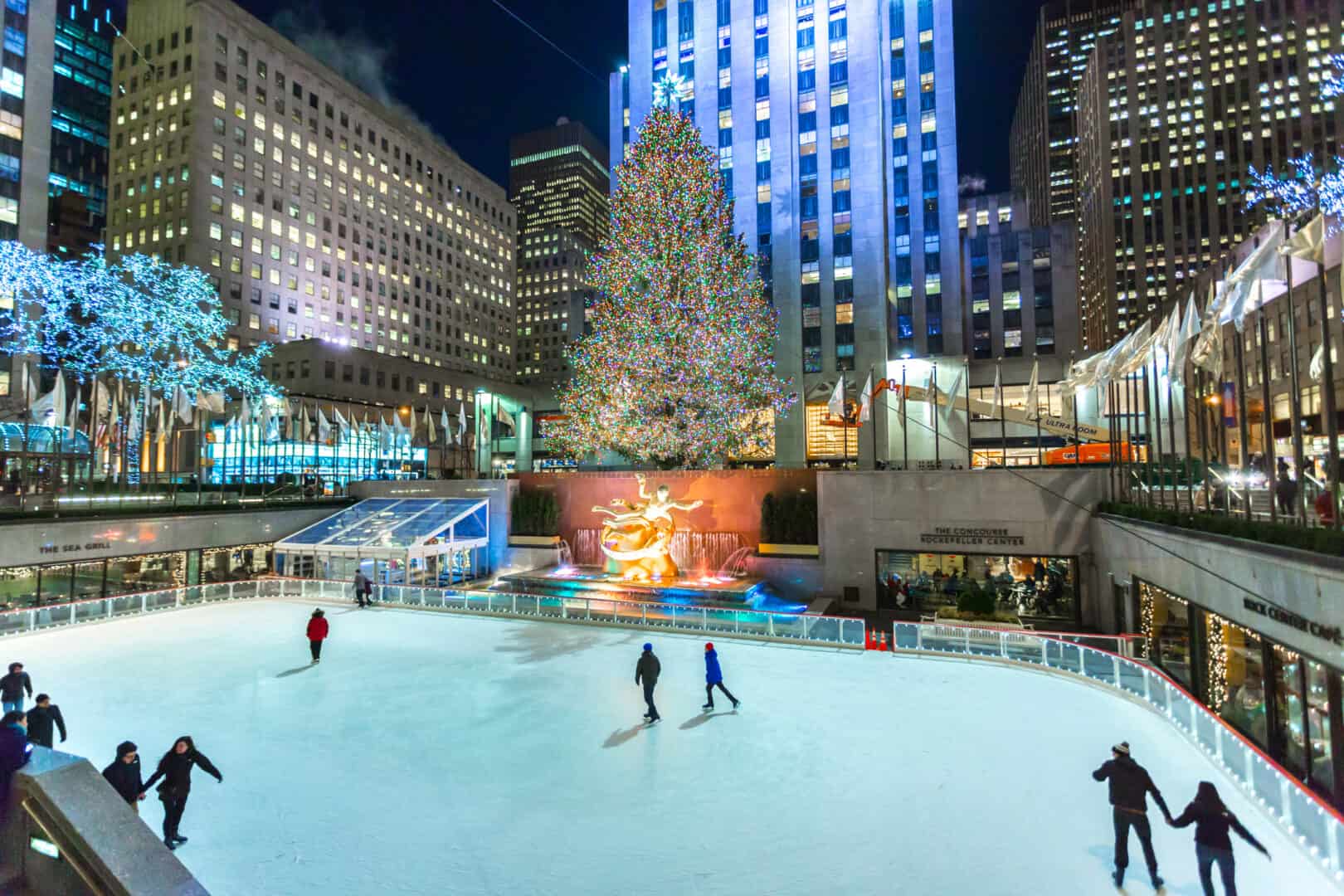 Turismo natalizio a New York. Shopping e clima su Madison Avenue