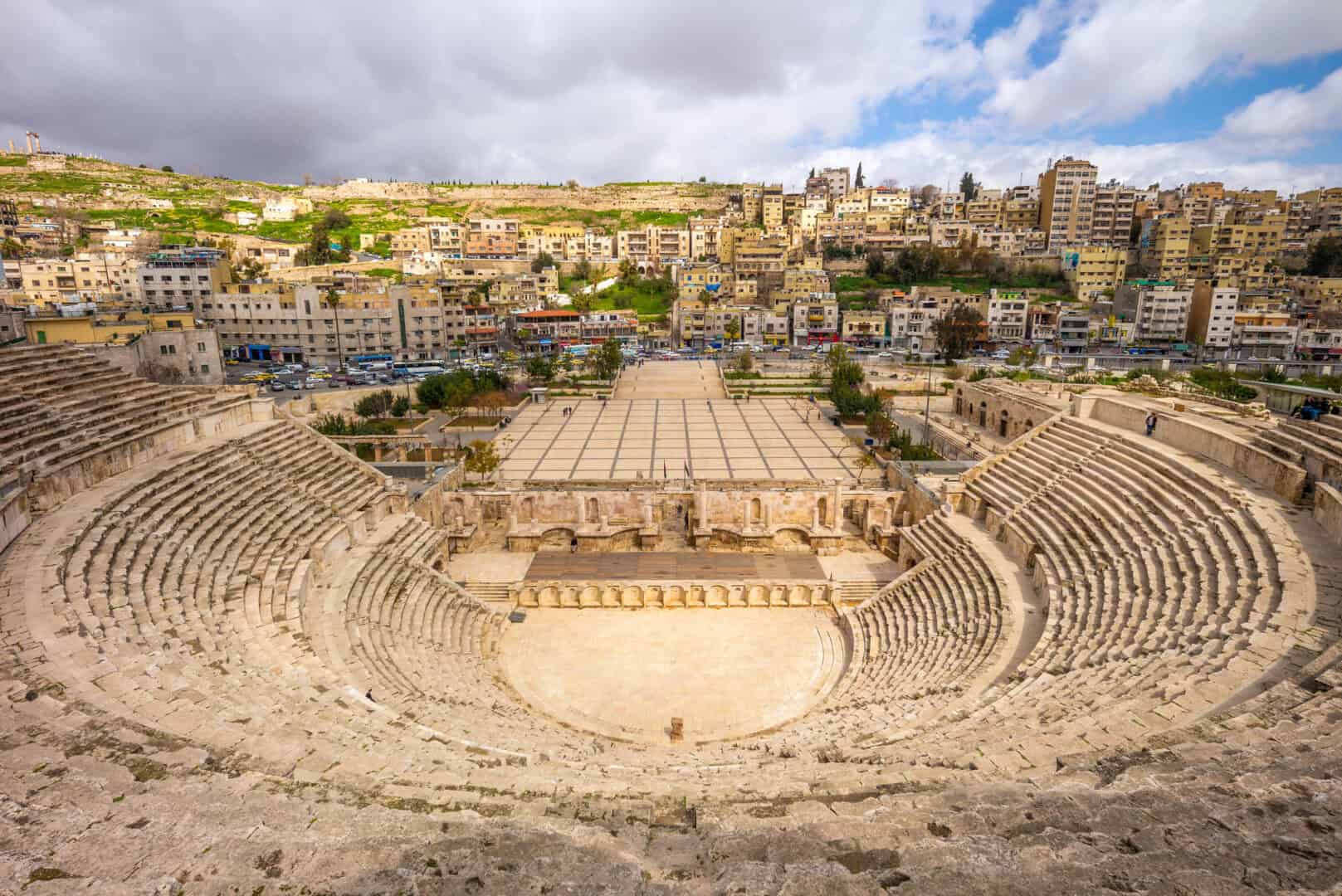 Viaggio ad Amman. Storia, mercati e avventure tra Mar Morto e deserto