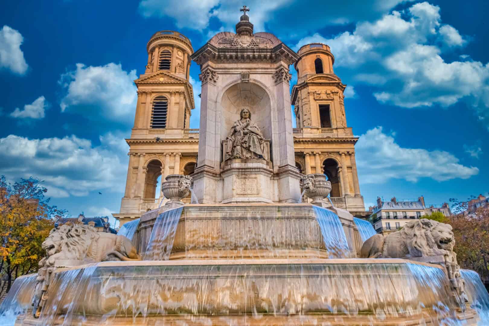 Turismo natalizio a Parigi. Presepe a Saint-Sulpice e consigli sul clima
