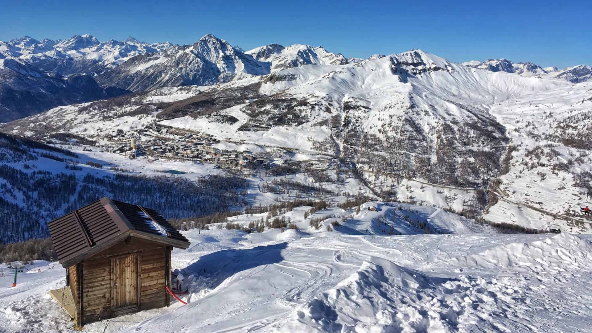 Turismo a Sestriere: dallo sci alpino al pattinaggio. Tutte le attività invernali