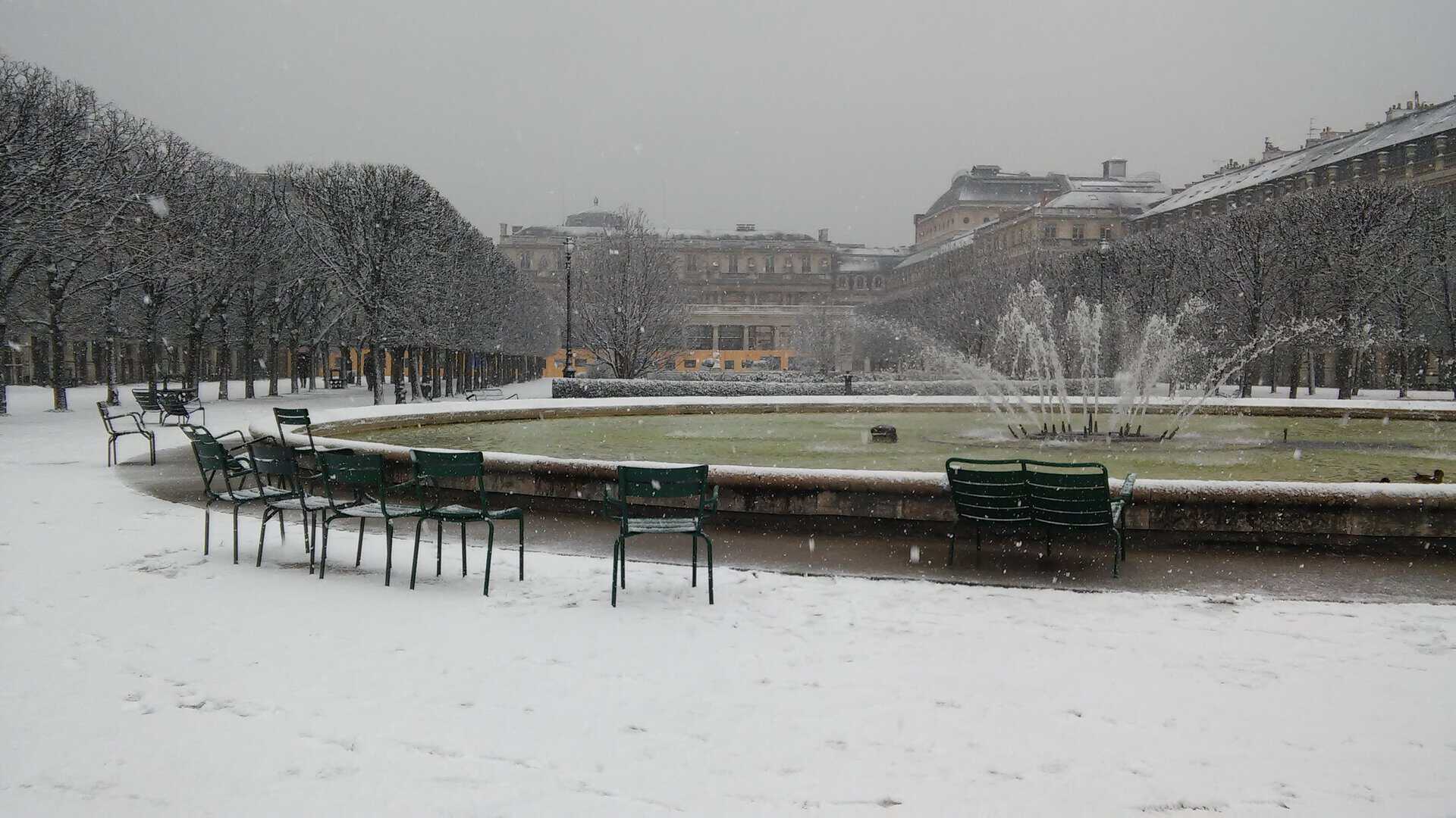 Vacanze natalizie: magia e incanto a Parigi nei giardini del Palais Royal
