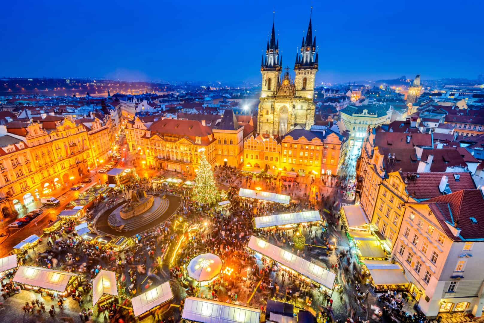 Vacanze di Natale a Praga: magia medievale tra i mercatini della città vecchia