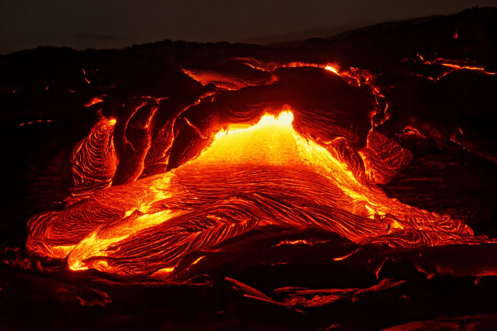 Il vulcano Kilauea di Hawaii inizia una nuova eruzione sull’isola grande