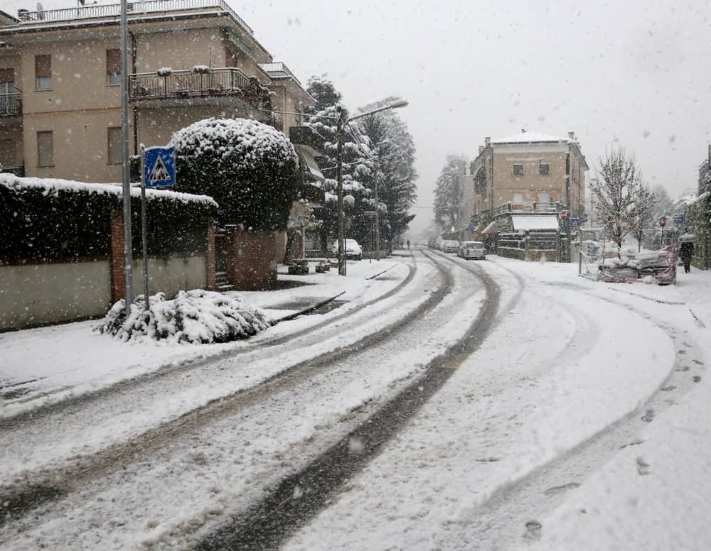 Meteo neve e ghiaccio Francia: allerta gialla per 7 dipartimenti francesi questo venerdì 17 gennaio