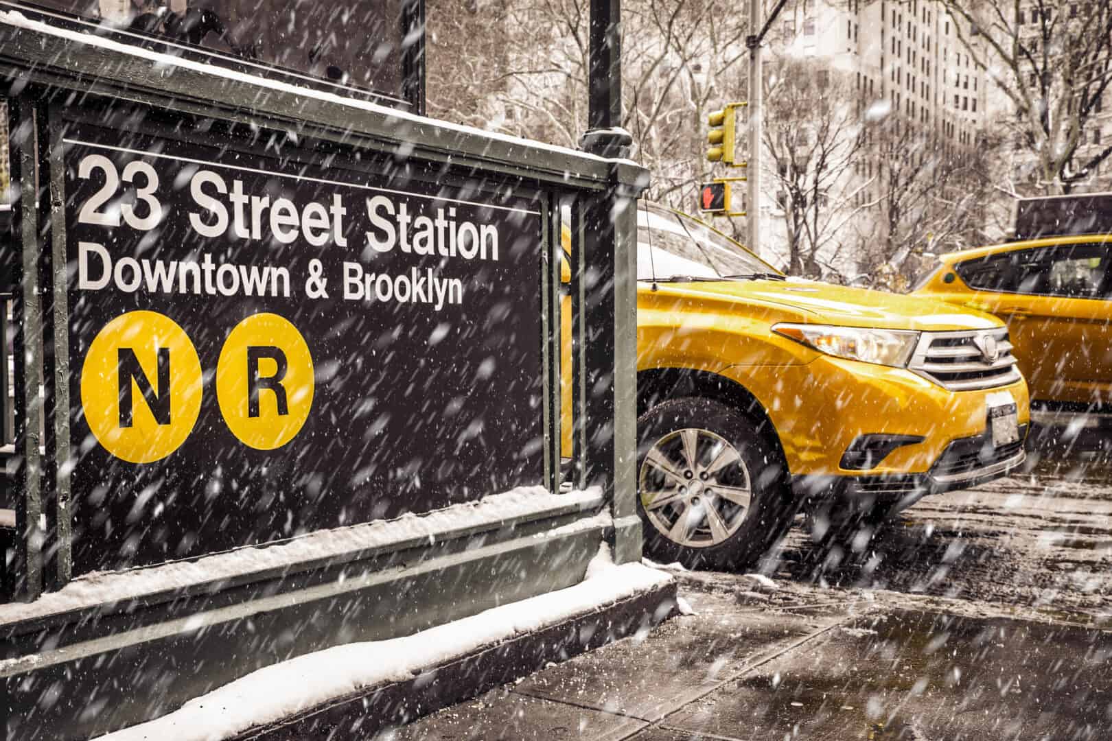 Meteo New York: neve e raffiche all'alba di martedì