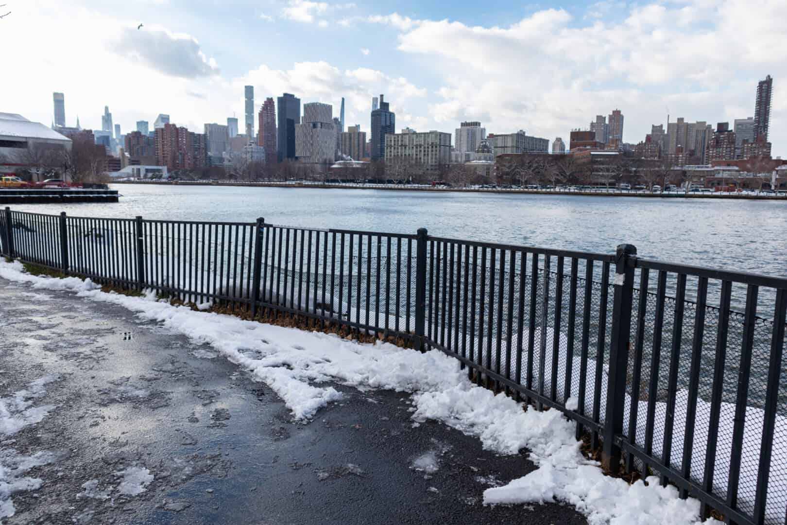 Meteo NY: allerta per forti nevicate nella contea di Suffolk domenica sera