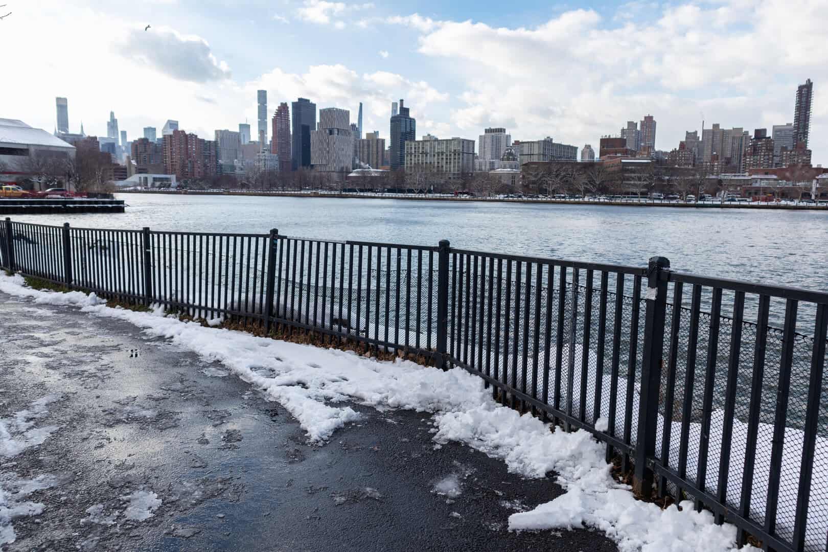 Meteo NY: allerta per forti nevicate nella contea di Suffolk domenica sera