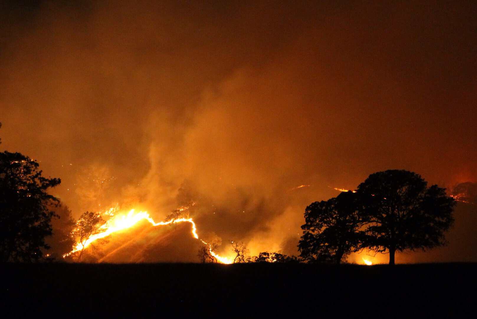 Meteo estremo a Los Angeles: incendi devastanti alimentati da venti a forza di uragano