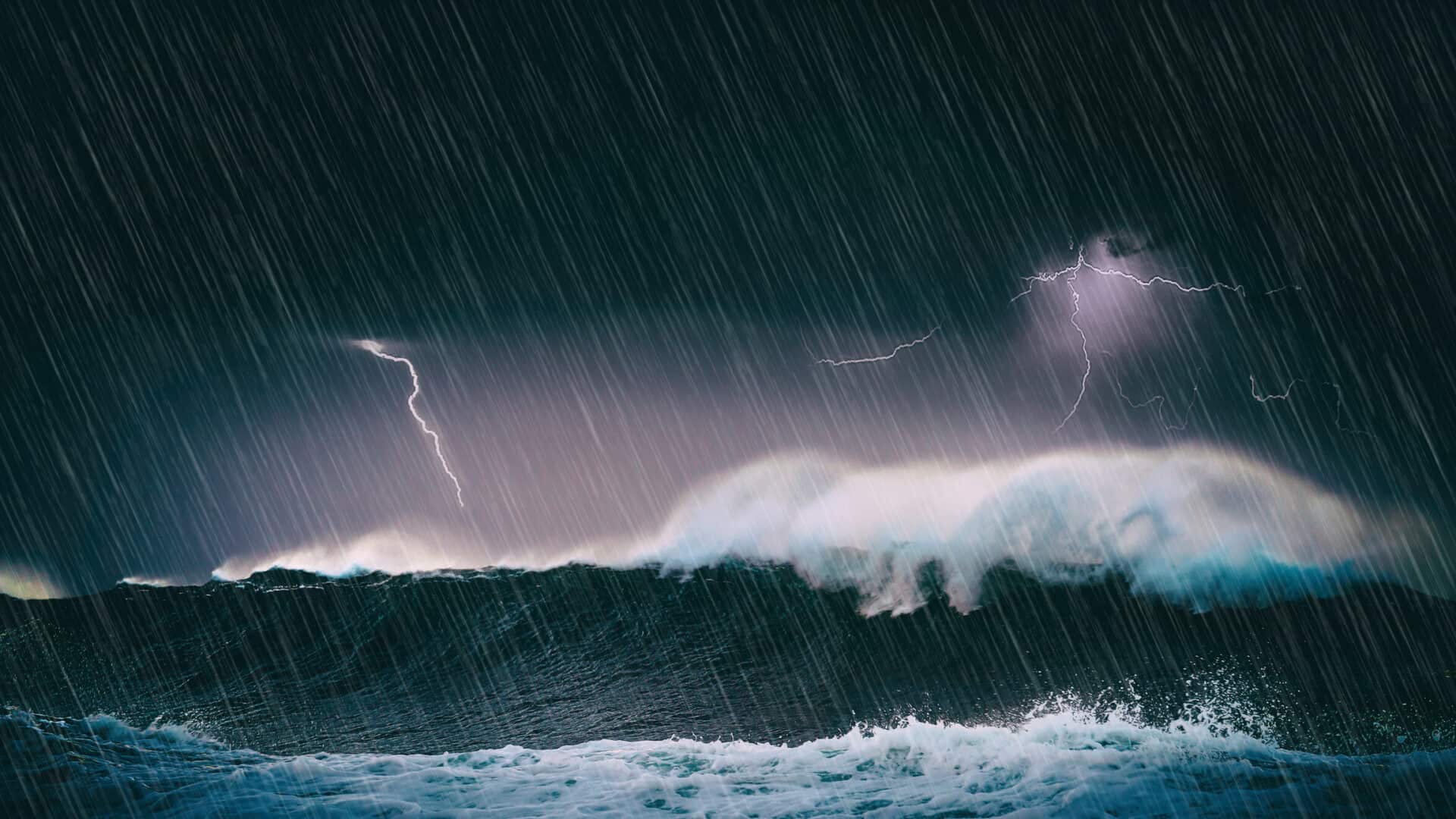 Meteo Spagna: violenta tempesta si abbatte sulla Galizia, inondazioni e danni