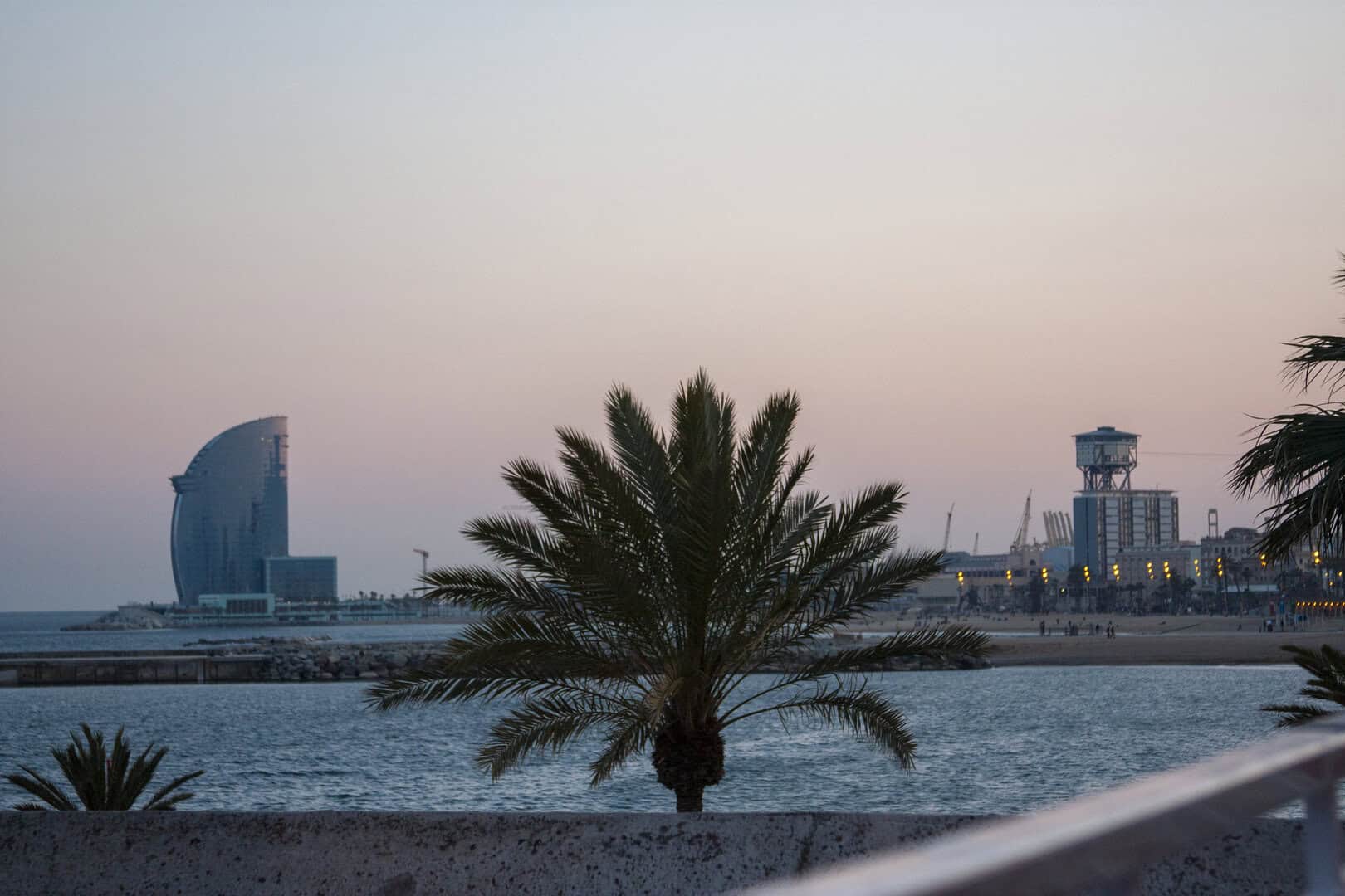 Meteo Barcellona: torna il freddo sulla città catalana, il Meteocat avverte sul calo delle temperature