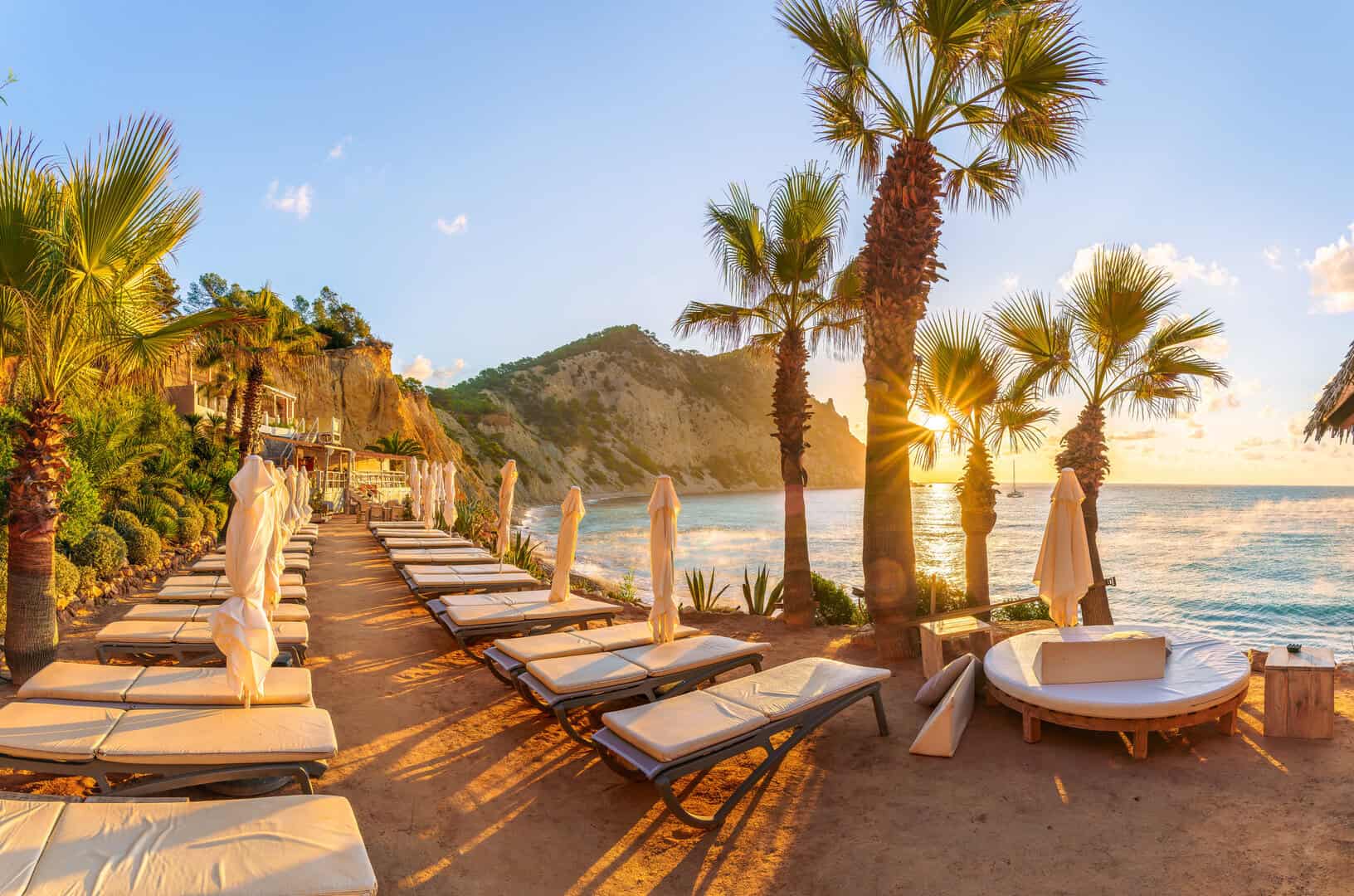 Viaggio a Ibiza: tra relax e divertimenti nell’isola Spagnola