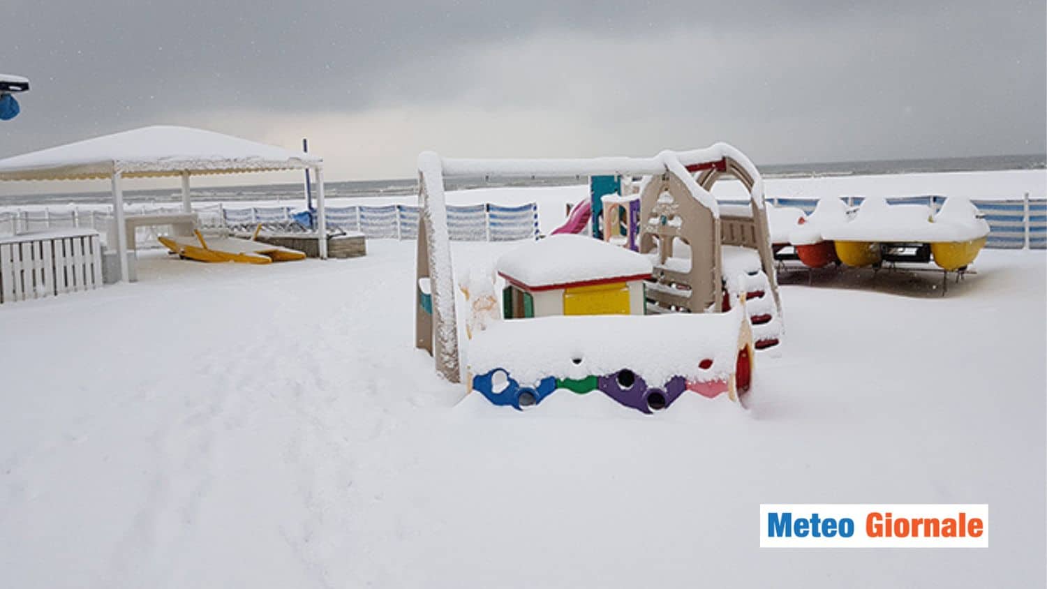 Meteo: fino a 1 metro di NEVE sulle SPIAGGE, scenario eccezionale