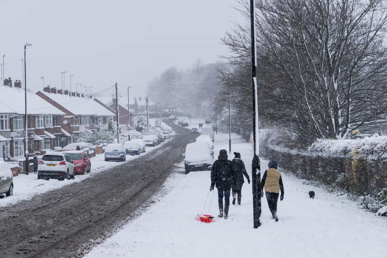 Meteo shock nel Regno Unito: valanga di neve in arrivo su 21 contee inglesi, gelo e disagi imminenti