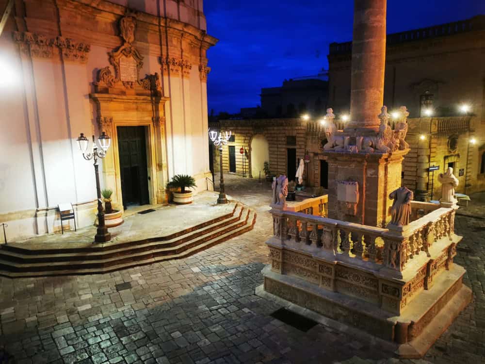 Turismo a Lecce. Incanto barocco nel cuore solare del Salento