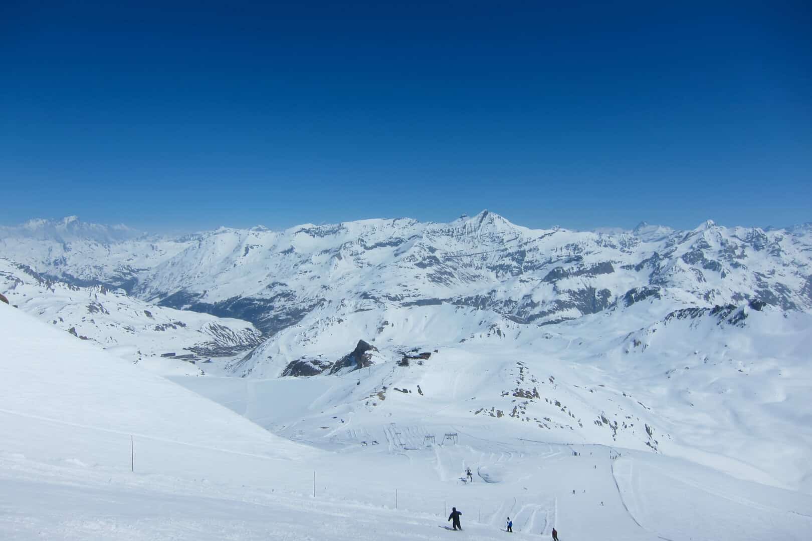 Meteo Francia neve e ghiaccio oggi: allerta gialla in Loira, Alta Loira e Puy-de-Dôme, pericolo valanghe in Savoia! Freddo intenso e strade ghiacciate