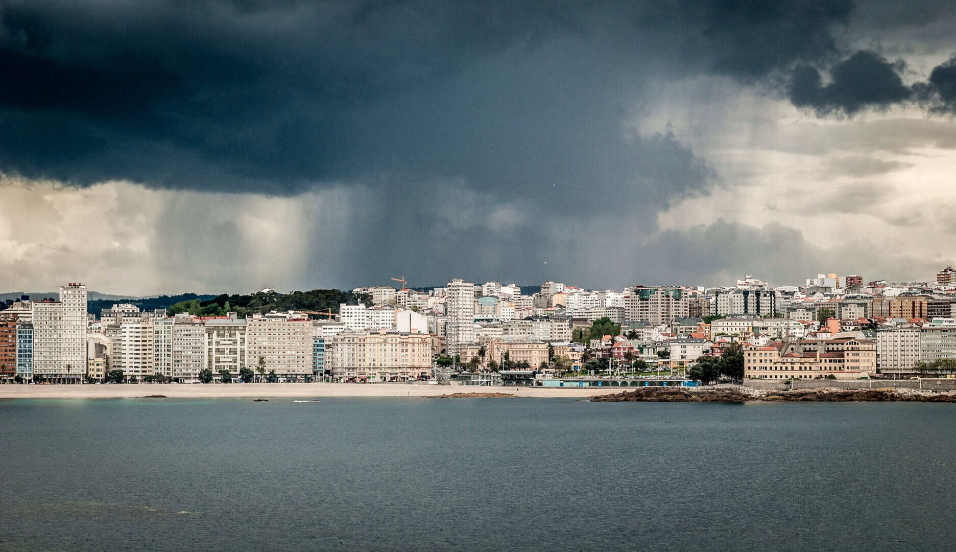 Meteo Comunitat Valenciana: weekend tra sole, nubi e piogge improvvise, atteso un brusco calo delle temperature