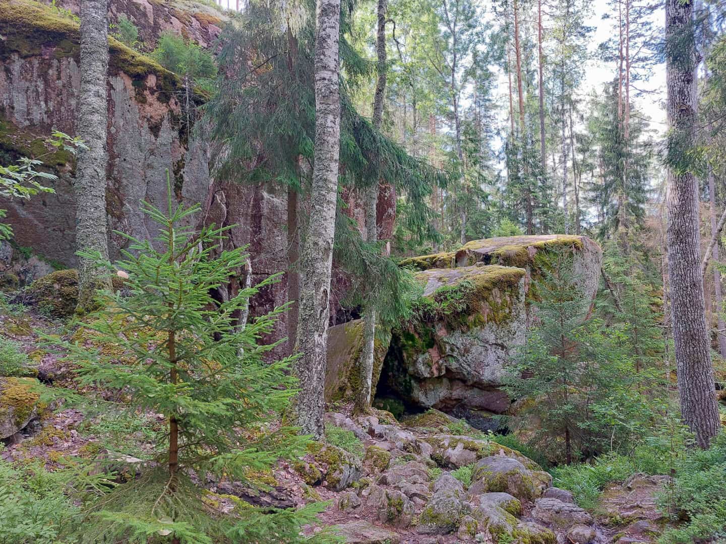 Viaggio in Finlandia. Alla scoperta delle mistiche grotte di Repovesi