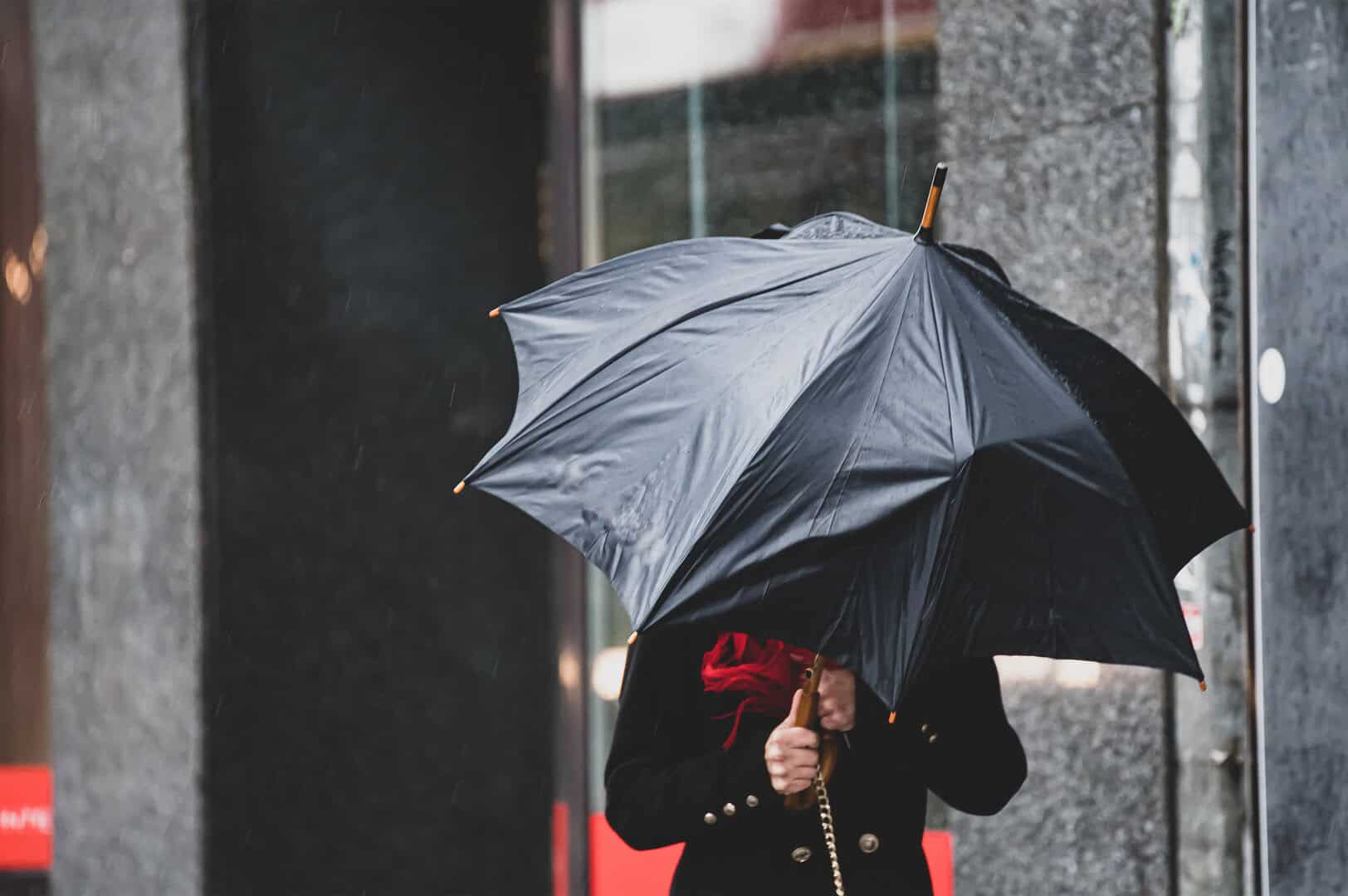 Meteo Francia, allerta massima: oggi 18 marzo 2025 vento di autan impetuoso sull’Alta Garonna con raffiche devastanti oltre i 100 km/h