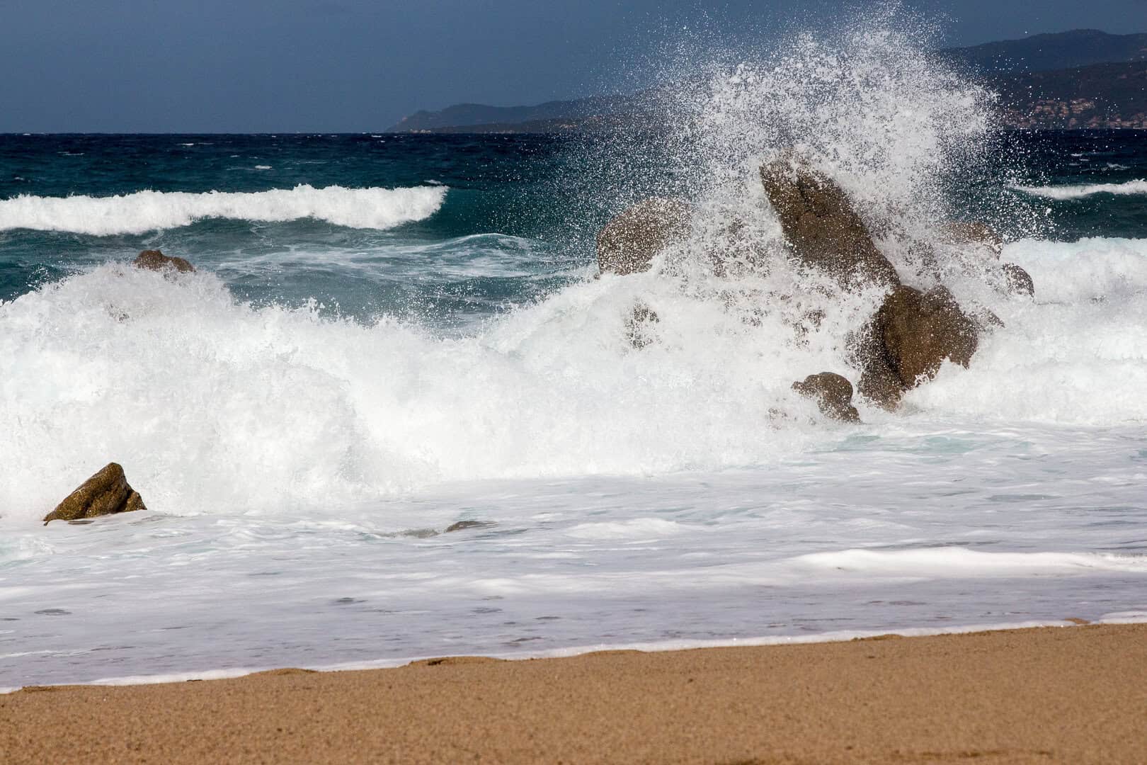 Meteo francia, Occitania: allerta meteo gialla per venti violenti fino a 110 km/h oggi, mercoledì 19 marzo 2025, in Aude, Aveyron, Haute-Garonne e Tarn