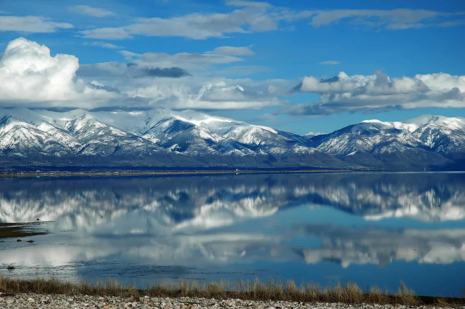 Il clima minaccia il Grande Lago Salato: record negativi e impatti ecologici