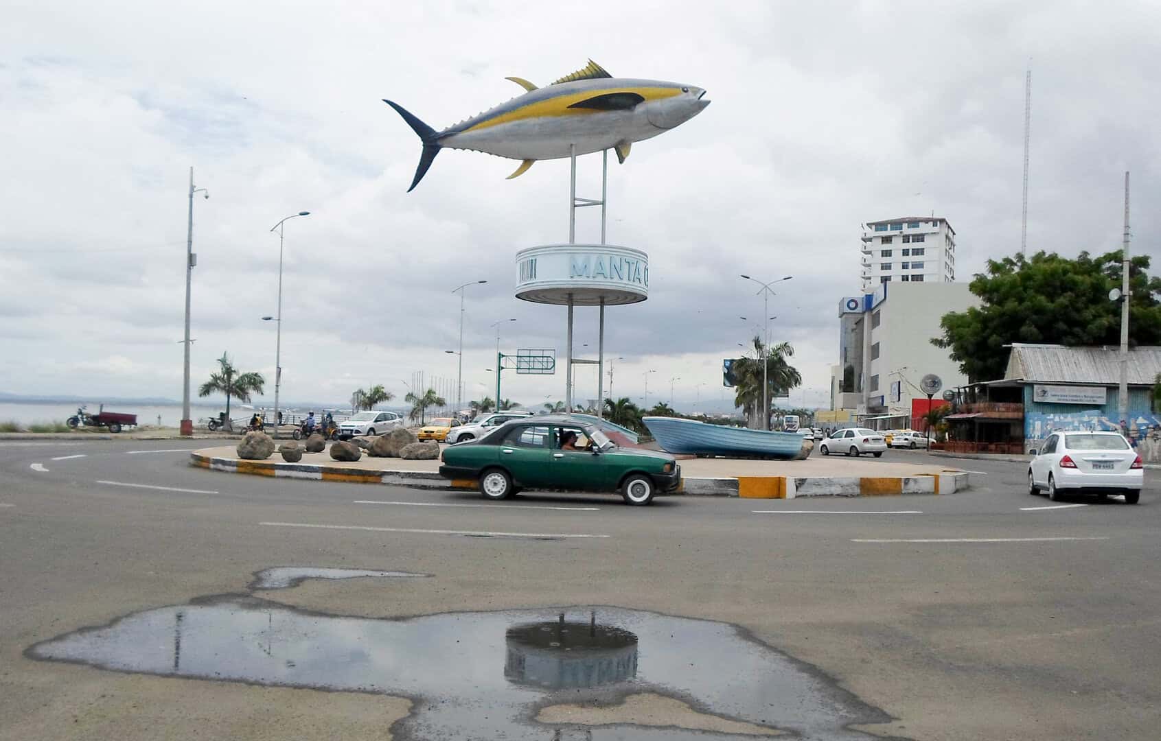 Manta, Ecuador, tra sabbia dorata e tradizioni senza tempo