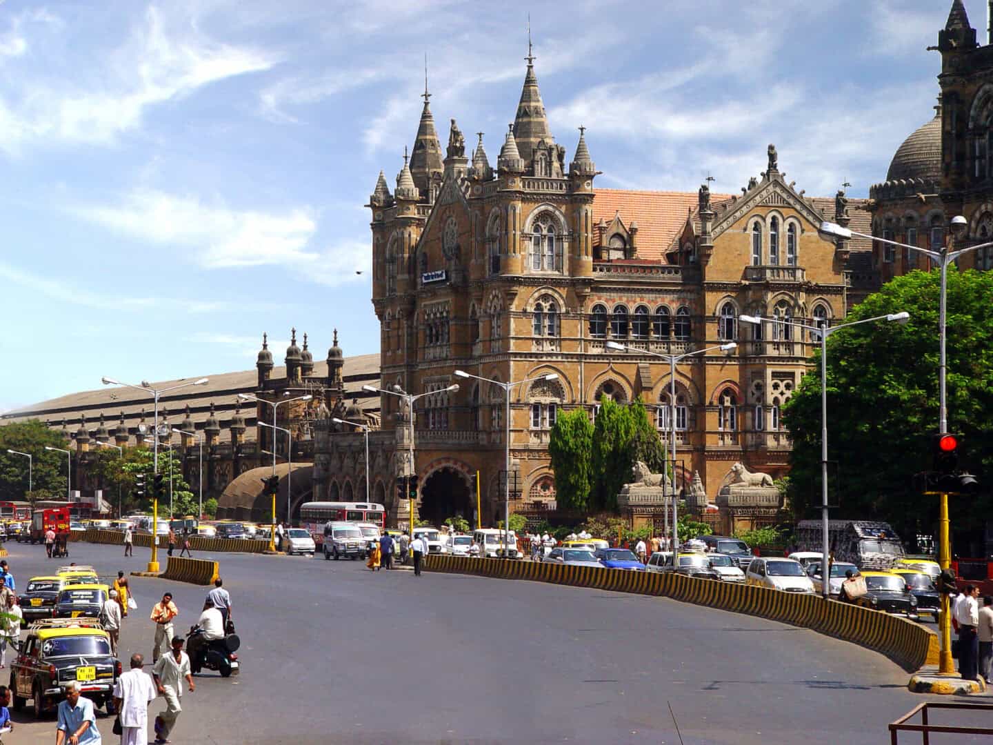 Mi trasferisco a Mumbai: tra monsoni, mercati e un'energia che travolge l'anima