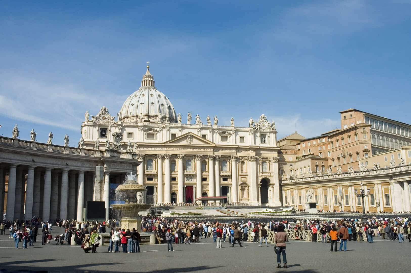 Cardinale Tagle domina sui social: il cardinale filippino guida la corsa online