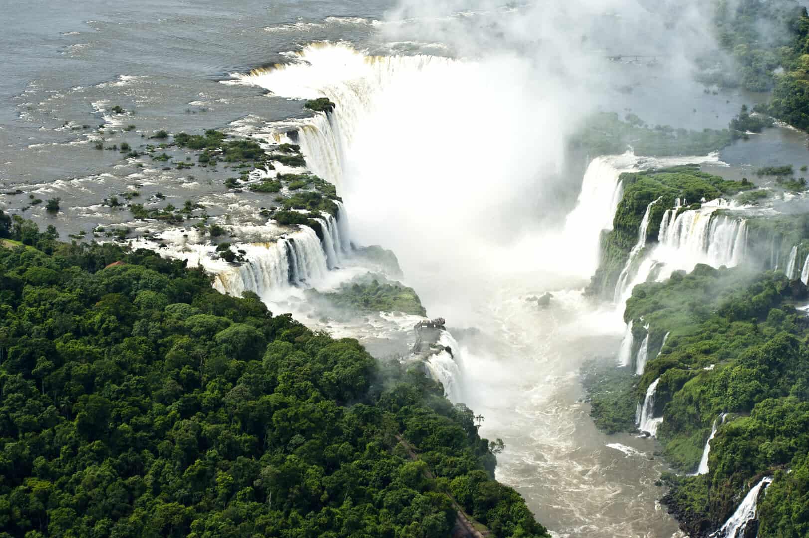 Iguazú, un viaggio oltre il velo dell’acqua