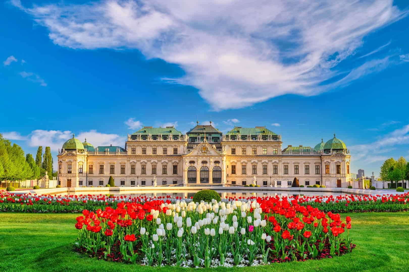 Vado a vivere a Vienna: 2 italiani con 20 mila euro di stipendio al mese