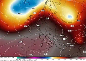Mappa con situazione di alta pressione di blocco, ovvero semi stazionaria, nel Mediterraneo e Italia.