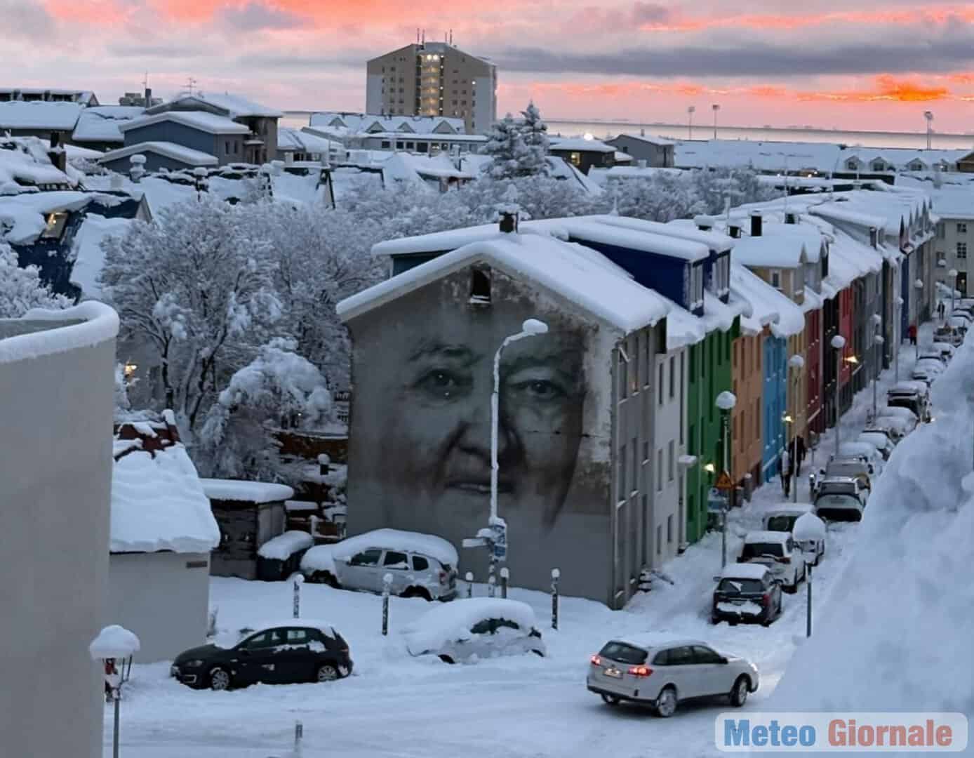 Reykjavík, la nevicata record. Decine di foto esclusive