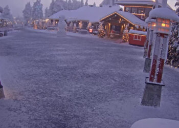 Rovanieimi, ore 7 circa del mattino, fuso orario italiano.