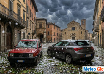 Grandine grosse dimensioni inizia la stagione.