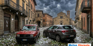 Grandine grosse dimensioni inizia la stagione.