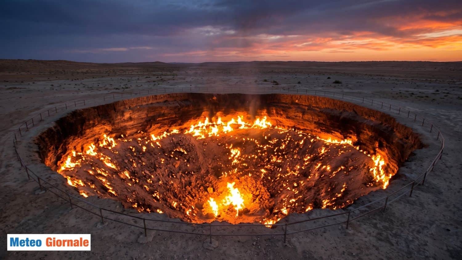 La Porta dellInferno un cratere che brucia da mezzo secolo Nel deserto del Turkmenistan kh