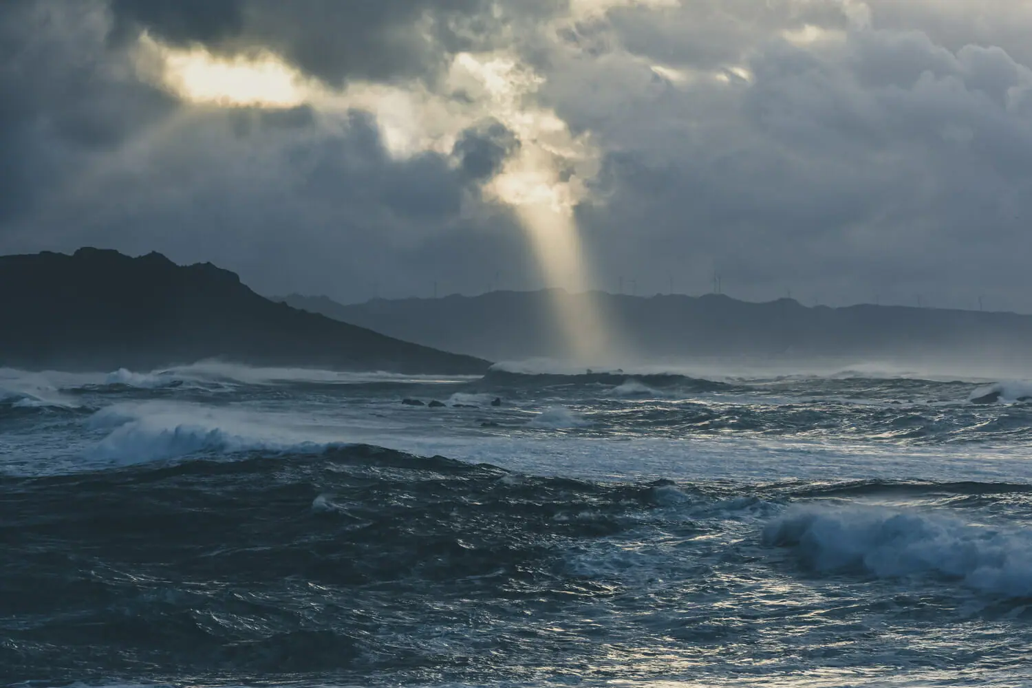 Domani arriva in Spagna una tempesta “singolare”: Aemet emette avvisi gialli e arancioni