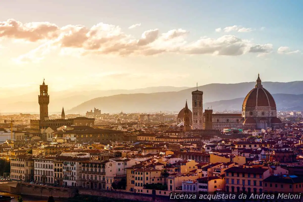 Meteo Firenze: pioggia e vento in arrivo, seguiti da schiarite intermittenti
