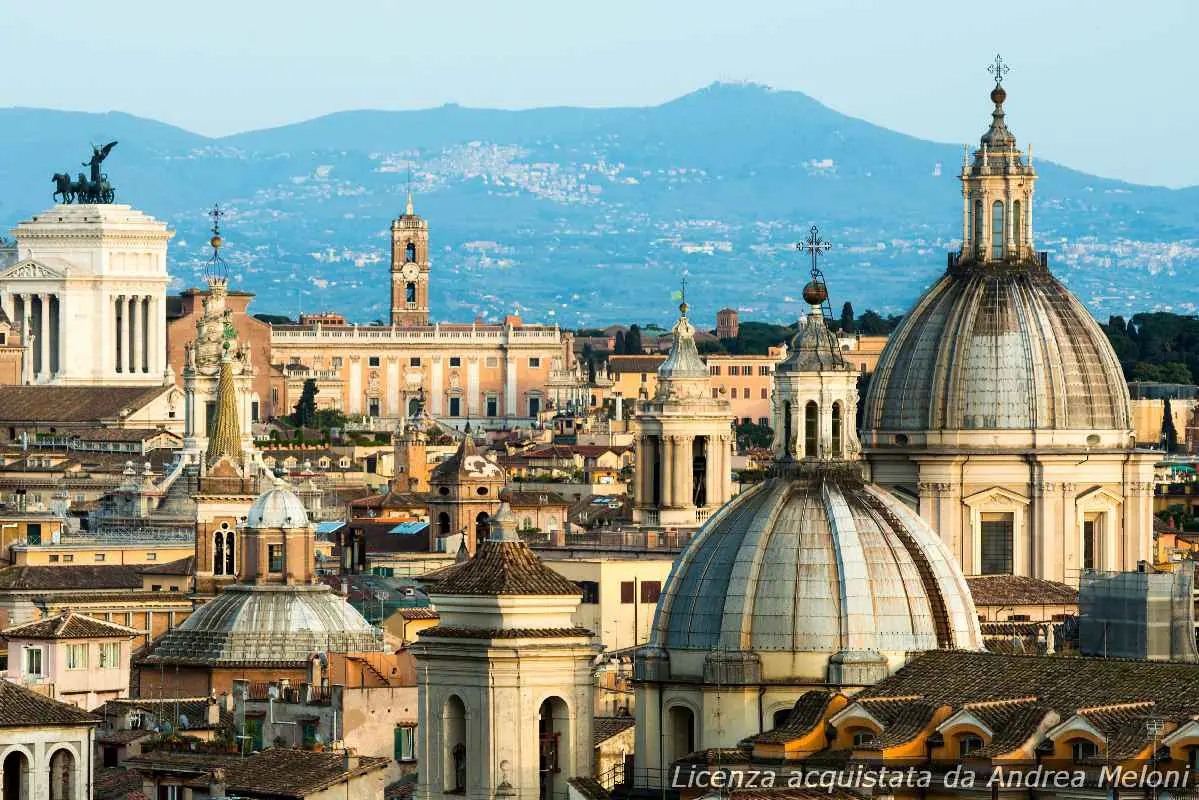 Meteo Roma domani poco nuvoloso, ventoso, poi nuvoloso con rovesci, ventoso