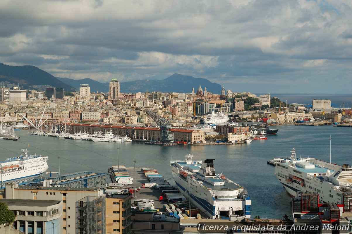 Meteo Genova: sole splendente domani, ma preparati a nuvole e pioggia leggera nei giorni a seguire